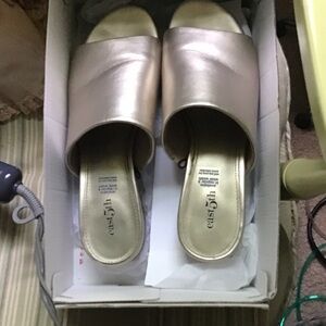 East 5th Women's Shimmering Gold Mules